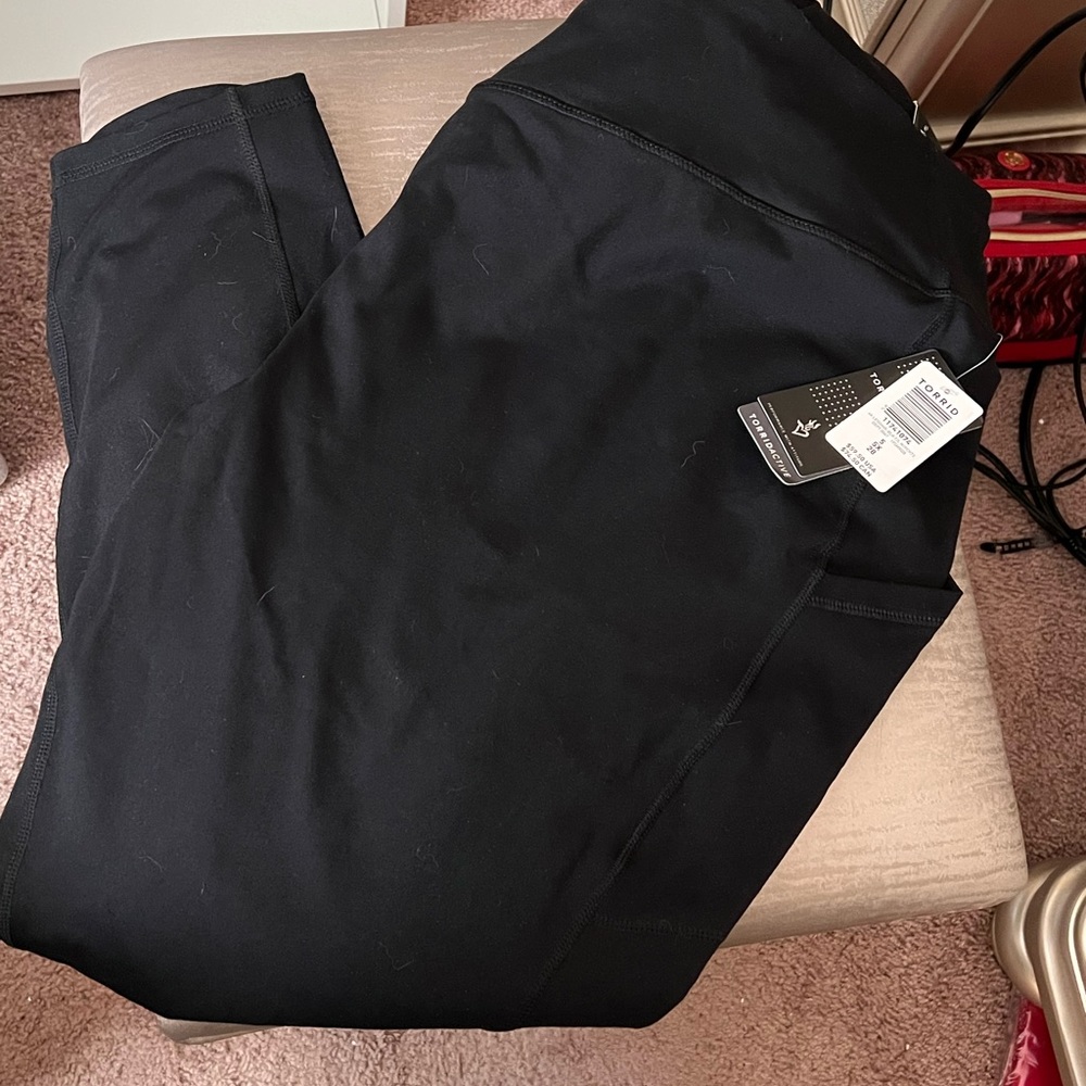 BRAND NEW Torrid Active Leggings and Sports Bra